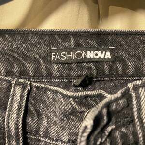 Fashion Nova Black Acid Wash Denim High Rise Distressed Frayed Raw Hem Jean Walk